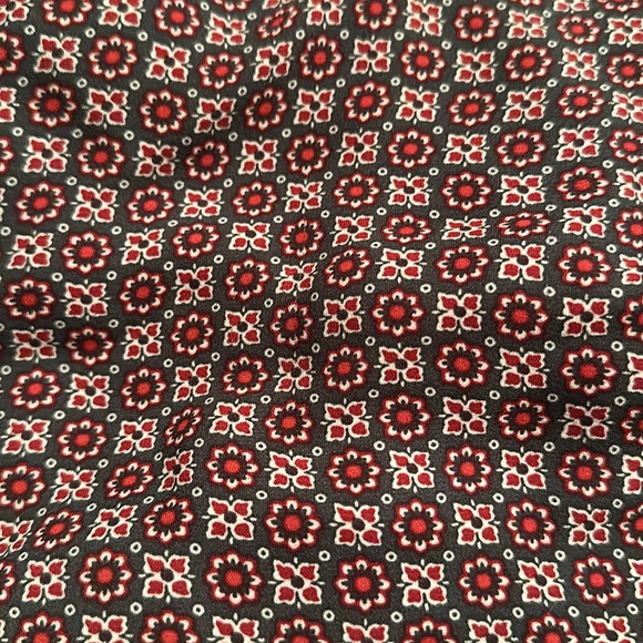 Chelsea and Theodore women’s xl dress shirt - Picture 4 of 4